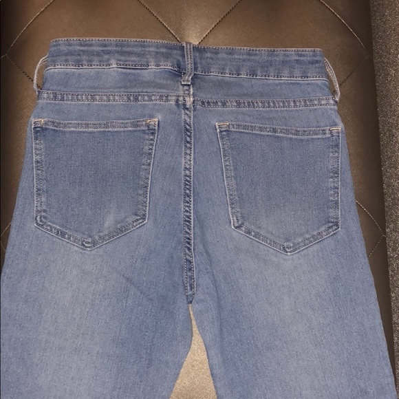 H&M skinny jeans. Size 26 - Picture 3 of 4